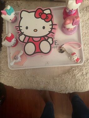 Sanrio Hello Kitty Pink and White Figurine Play Set with Keychain